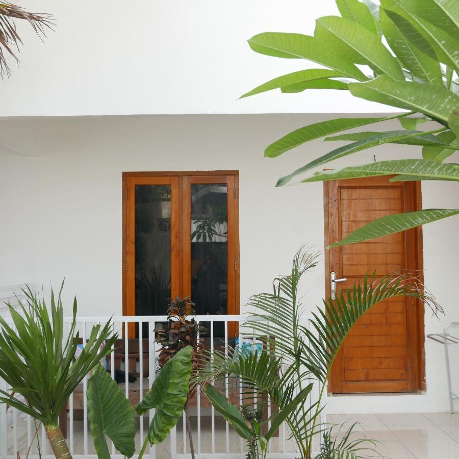 Apartamento Rumah Side Gili Trawangan Exterior foto