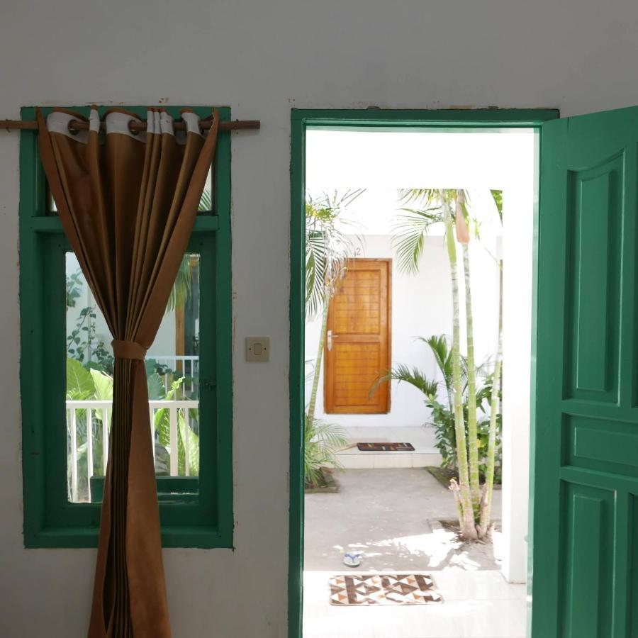 Apartamento Rumah Side Gili Trawangan Exterior foto