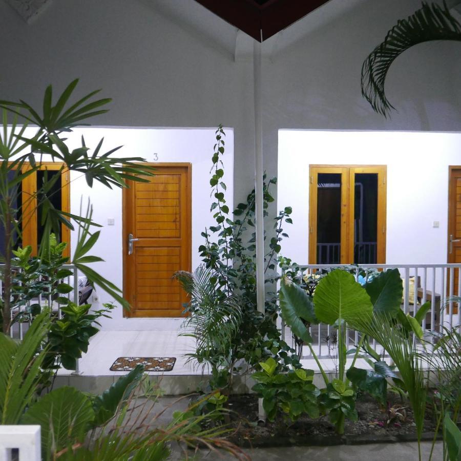 Apartamento Rumah Side Gili Trawangan Exterior foto